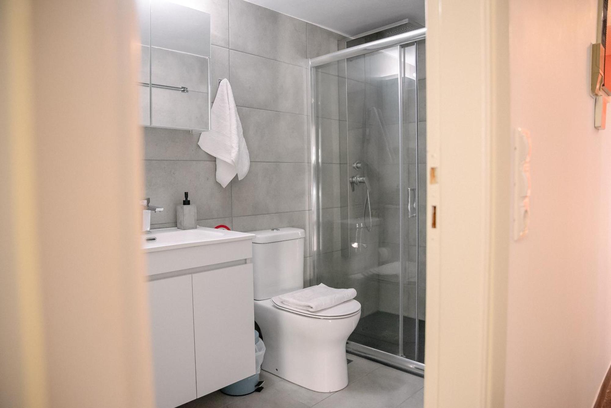 3Cs Athens Ampelokipoi Comfy Flat Ft Patio Airport Direct Day N Night Leilighet Eksteriør bilde